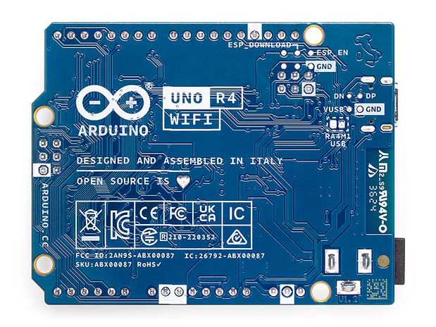 Carte Arduino UNO R4 WiFi avec ports et broches